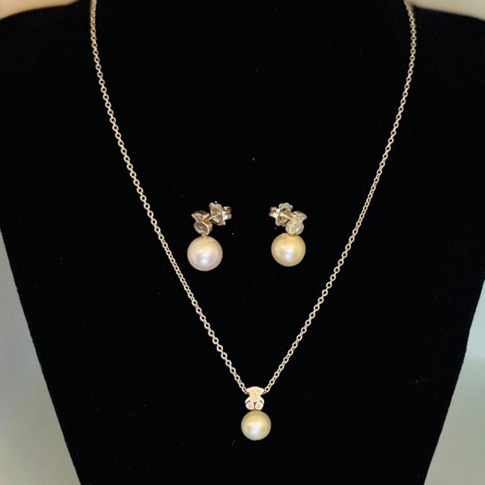 Pearls Tous neckles and earrings